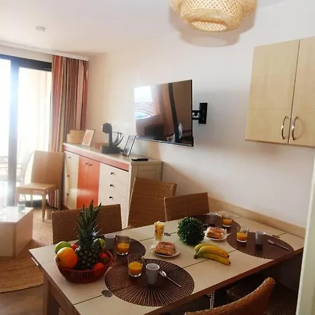 Renoir 2 Etoiles Yourhosthelper *