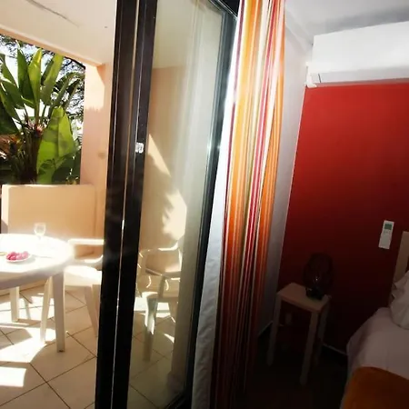 Renoir 2 Etoiles Yourhosthelper * Cannes