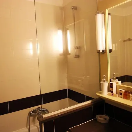 Renoir 2 Etoiles Yourhosthelper Cannes